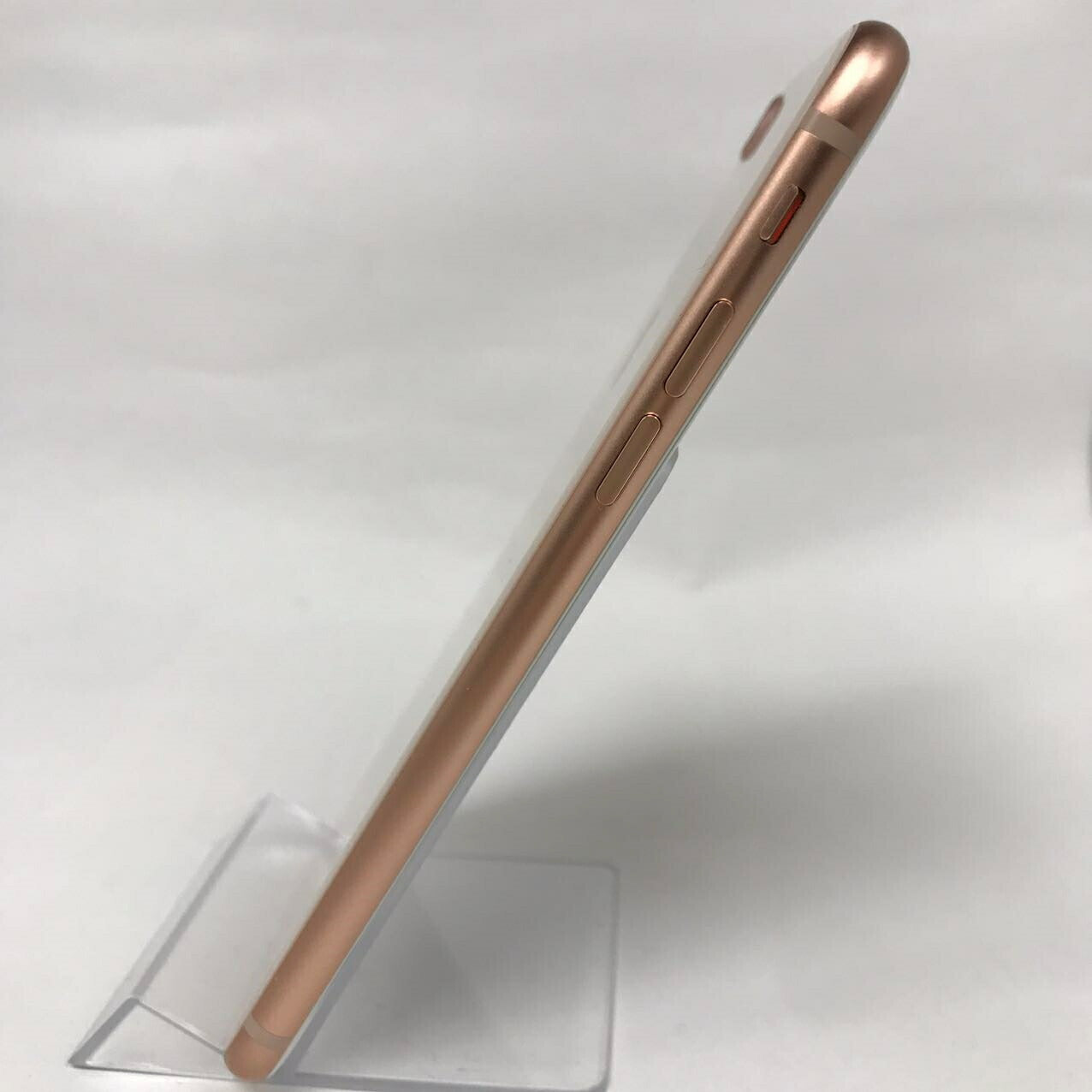 二手 A 级 iPhone 8 64GB 金色电池最大容量 86% SIM 解锁无 SIM