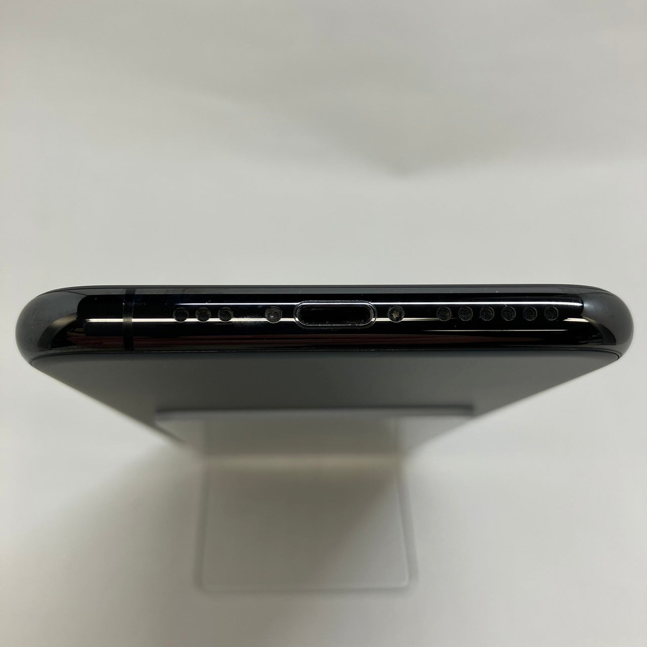 二手 A 级 iPhone 11 Pro 256GB 深空灰色 电池最大容量 82% SIM 解锁 无 SIM