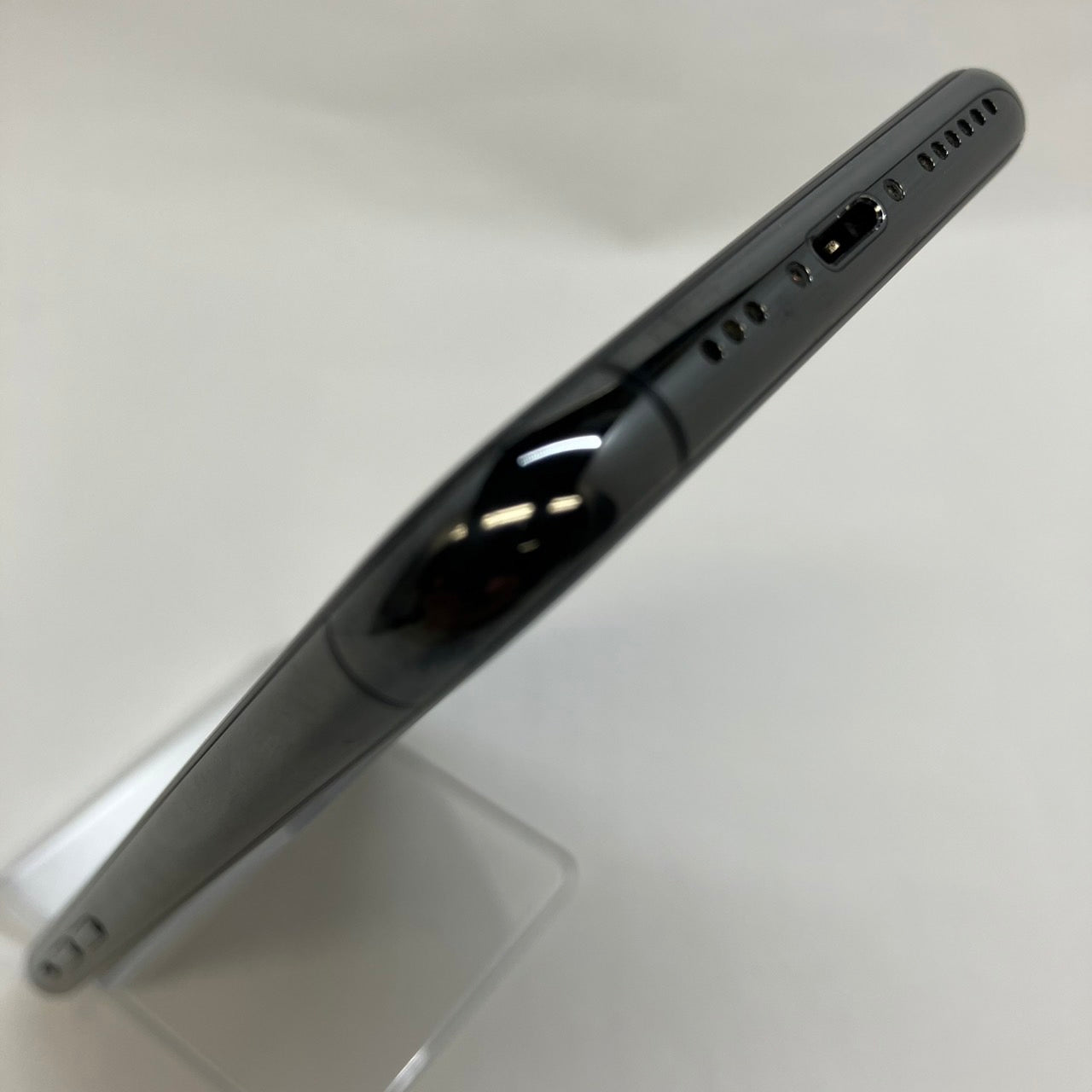 二手 A 级 iPhone 11 Pro 256GB 深空灰色 电池最大容量 82% SIM 解锁 无 SIM