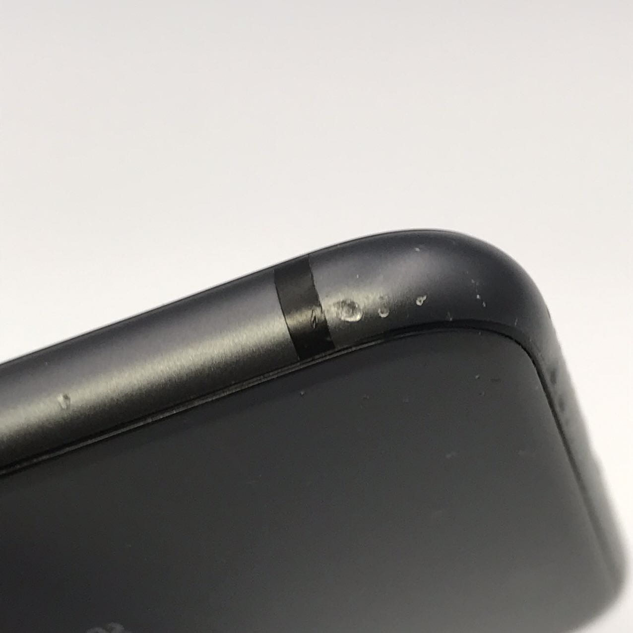 二手 J 级 iPhone 8 128GB 深空灰色 电池最大容量 82% SIM 解锁 无 SIM