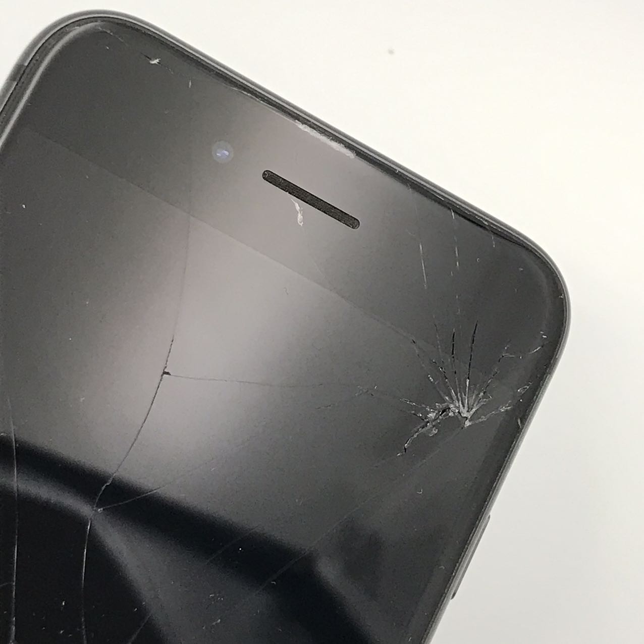 二手 J 级 iPhone 8 128GB 深空灰色 电池最大容量 88% SIM 卡解锁 无 SIM 卡