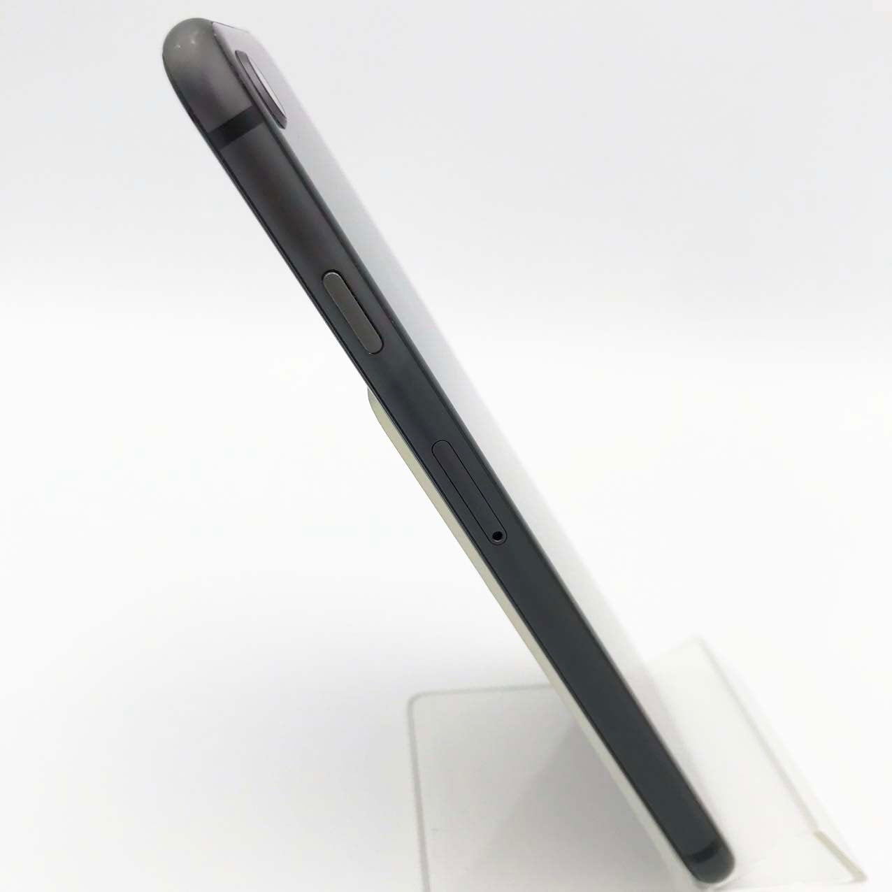 Used B rank iPhone 8 64GB Space Gray Battery max capacity 95% Docomo SIM lock
