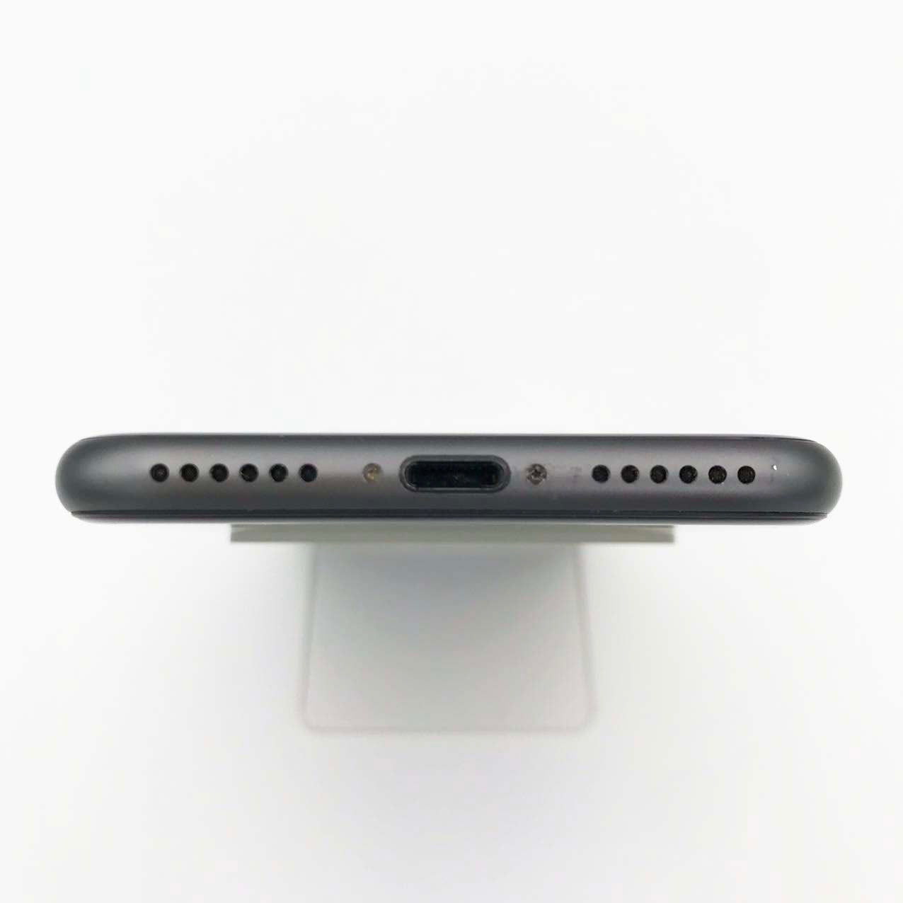 Used B rank iPhone 8 64GB Space Gray Battery max capacity 95% Docomo SIM lock