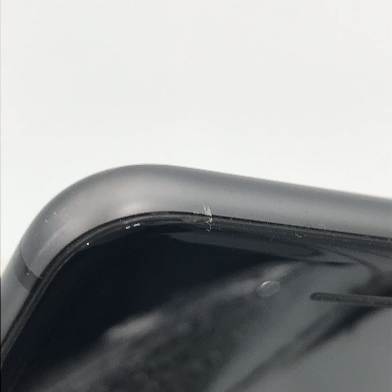 Used B rank iPhone 8 64GB Space Gray Battery max capacity 95% Docomo SIM lock