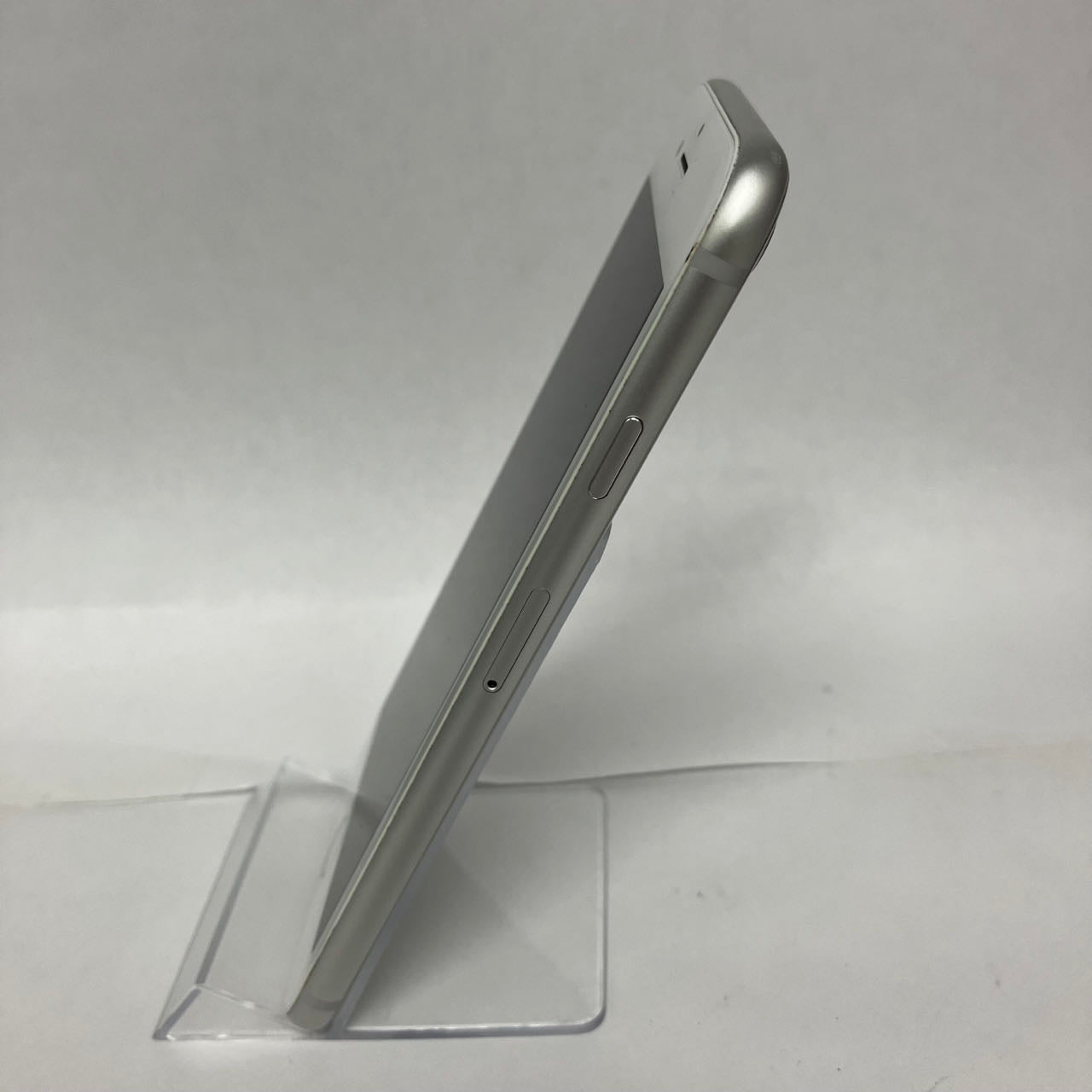 Used B rank iPhone 8 64GB Silver Battery maximum capacity 80% SIM unlocked SIM free MQ792J/A A1906
