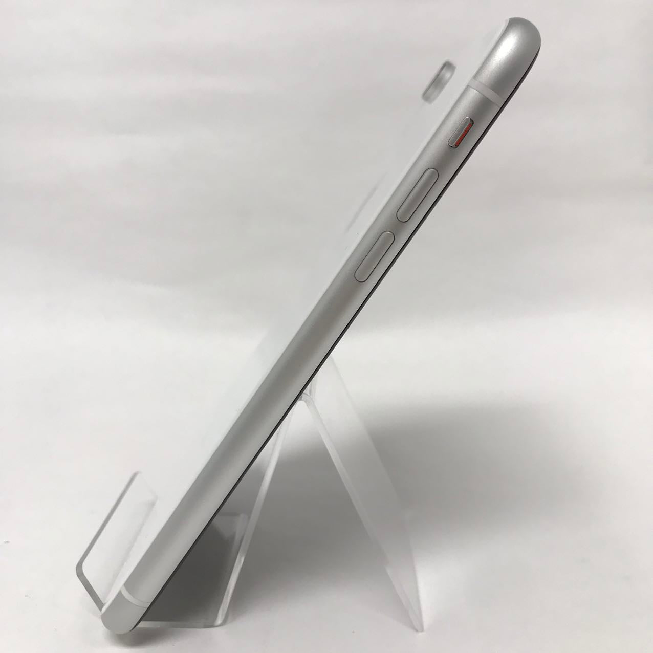 中古Bランク iPhone XR 128GB ホワイト バッテリー最大容量88% SIMロック解除済 SIMフリー MT0J2J/A A2106