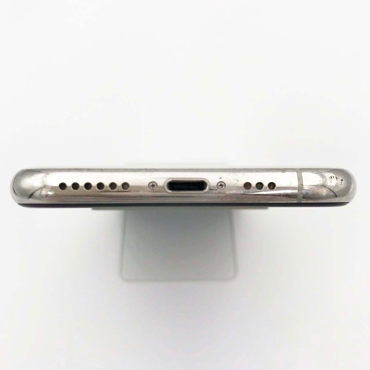 中古Cランク iPhone 11 Pro 256GB シルバー バッテリー最大容量83% SIMロック解除済 SIMフリー NW制限△