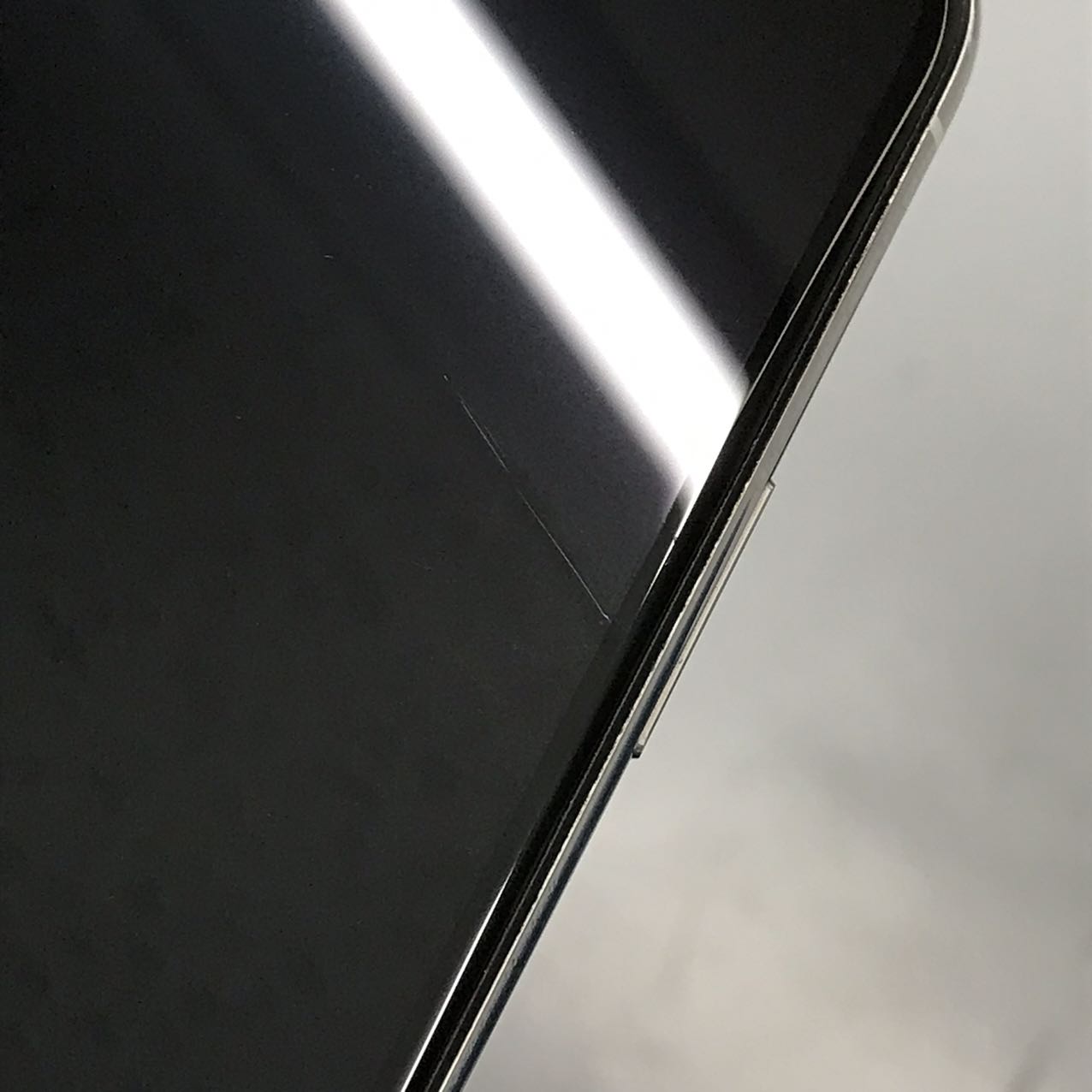 中古Cランク iPhone 11 Pro 256GB シルバー バッテリー最大容量83% SIMロック解除済 SIMフリー NW制限△