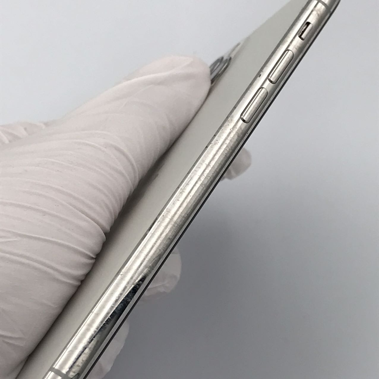 中古Cランク iPhone 11 Pro 256GB シルバー バッテリー最大容量83% SIMロック解除済 SIMフリー NW制限△