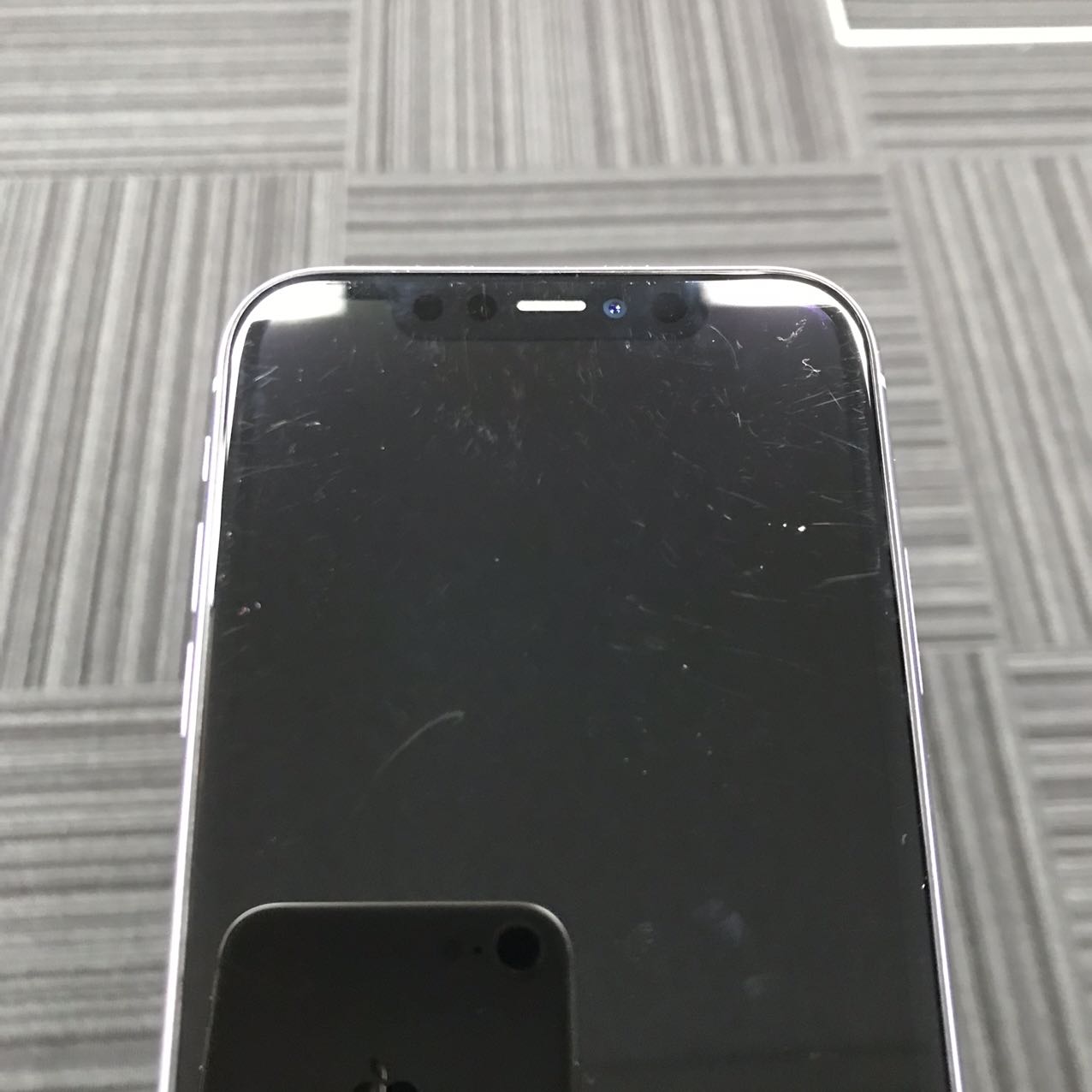 中古Cランク iPhone 11 128GB パープル バッテリー最大容量72% SIMロック解除済 SIMフリー