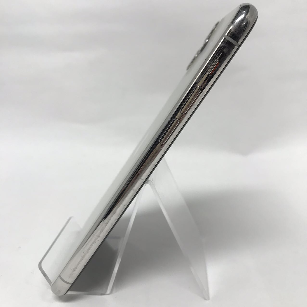 中古Cランク iPhone 11 Pro 256GB シルバー バッテリー最大容量77% SIMロック解除済 SIMフリー