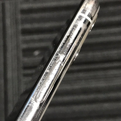 中古Cランク iPhone 11 Pro 256GB シルバー バッテリー最大容量77% SIMロック解除済 SIMフリー