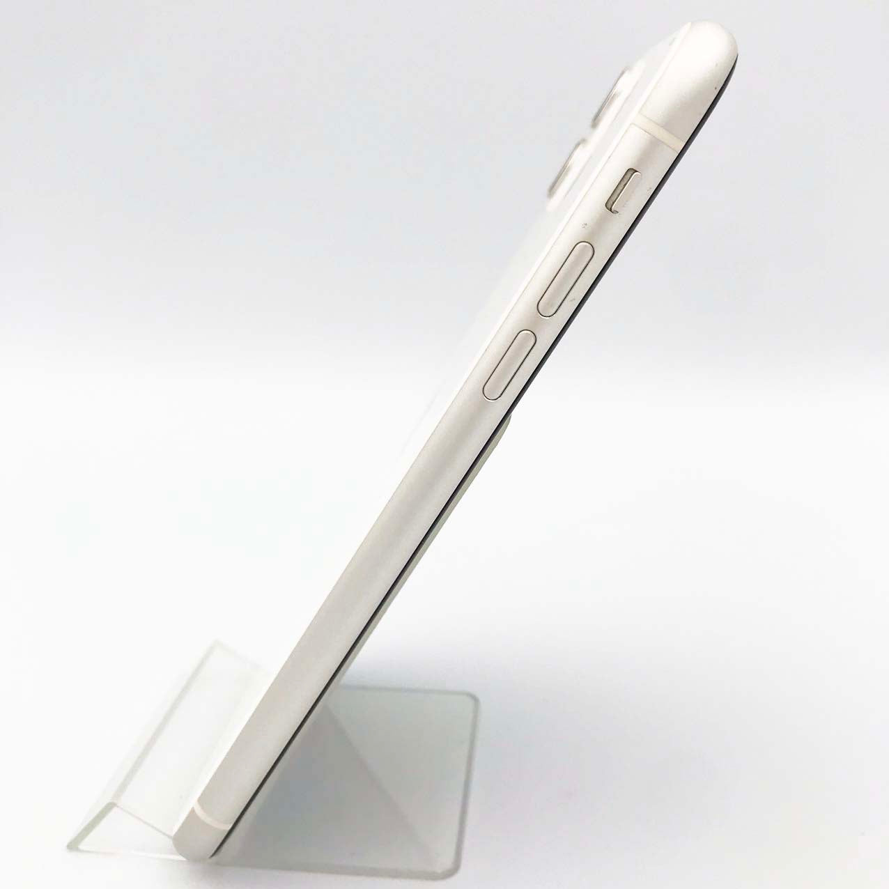 中古Cランク iPhone 11 64GB ホワイト バッテリー最大容量77% SIMロック解除済 SIMフリー
