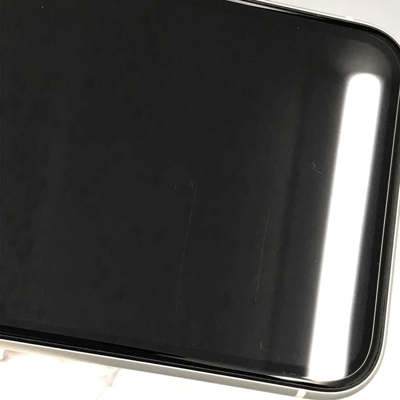 中古Cランク iPhone 11 64GB ホワイト バッテリー最大容量77% SIMロック解除済 SIMフリー