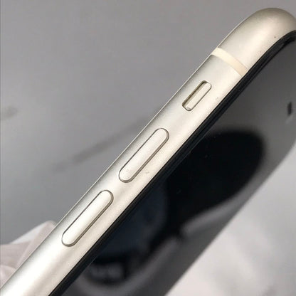 中古Cランク iPhone 11 64GB ホワイト バッテリー最大容量77% SIMロック解除済 SIMフリー