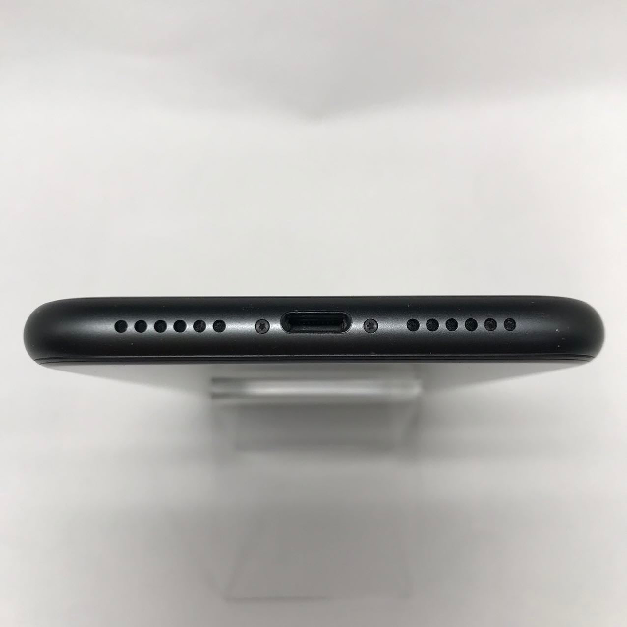 中古Cランク iPhone 11 128GB ブラック バッテリー最大容量82% SIMロック解除済 SIMフリー