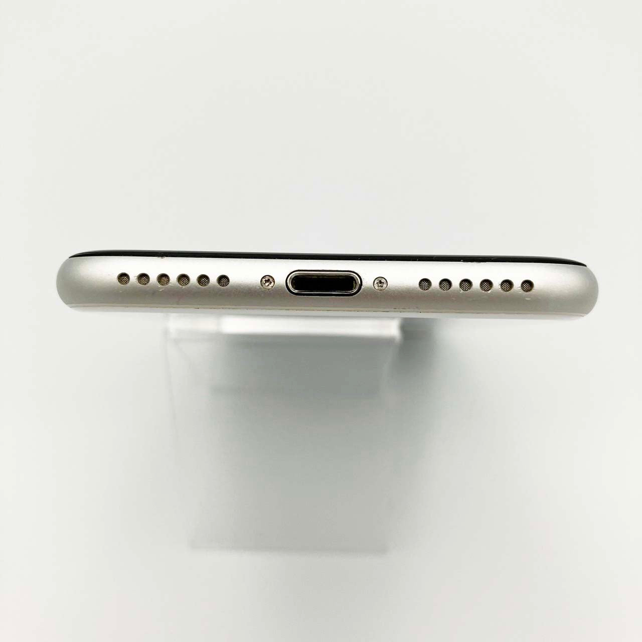 中古Cランク iPhone SE 第2世代 128GB ホワイト バッテリー最大容量84% SIMロック解除済 SIMフリー