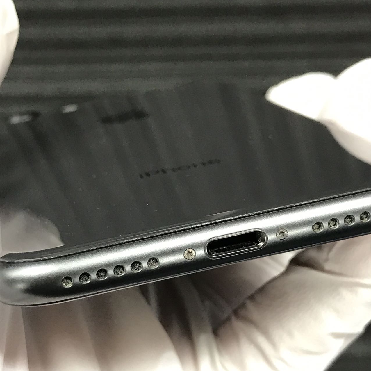 中古Cランク iPhone 8 128GB スペースグレイ バッテリー最大容量91% SIMロック解除済 SIMフリー