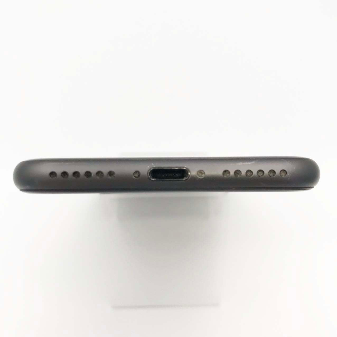 中古Cランク iPhone 8 64GB スペースグレイ バッテリー最大容量81% SIMロック解除済 SIMフリー