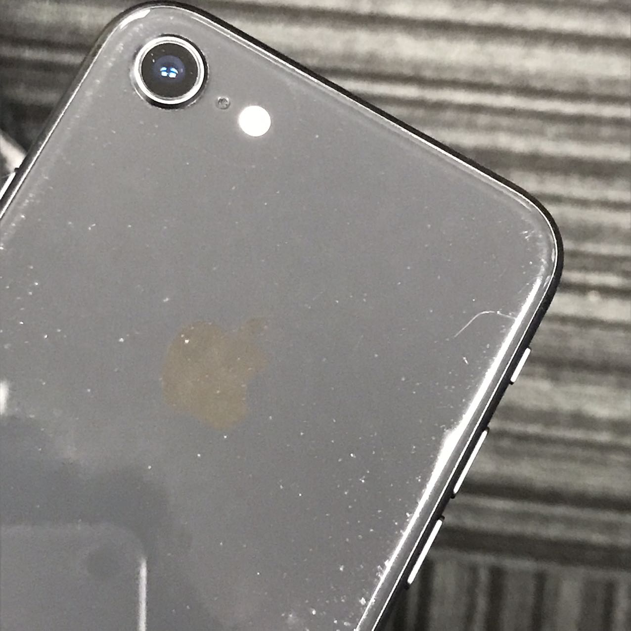 中古Cランク iPhone 8 64GB スペースグレイ バッテリー最大容量81% SIMロック解除済 SIMフリー