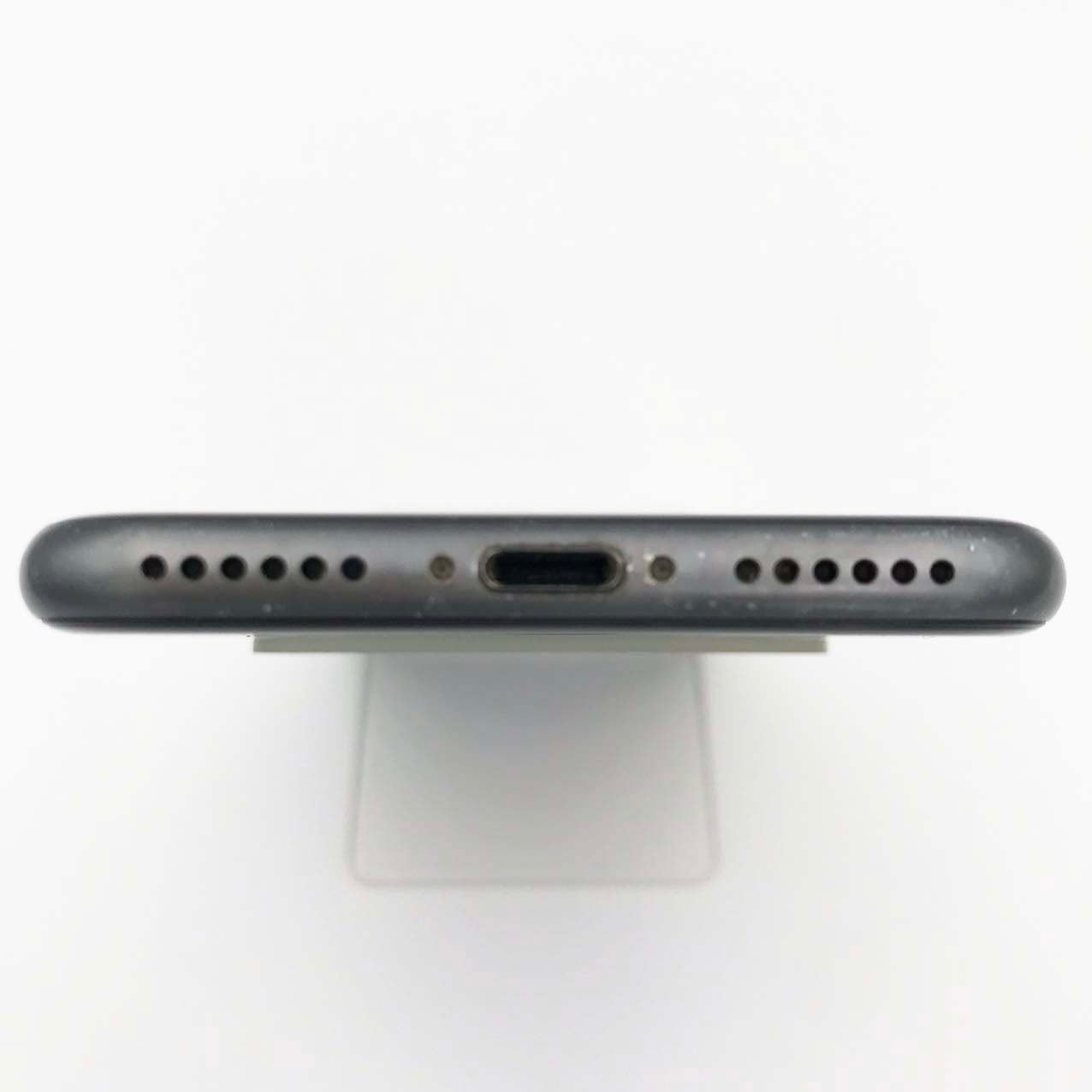 中古Cランク iPhone 8 64GB スペースグレイ バッテリー最大容量88% docomoSIMロック有