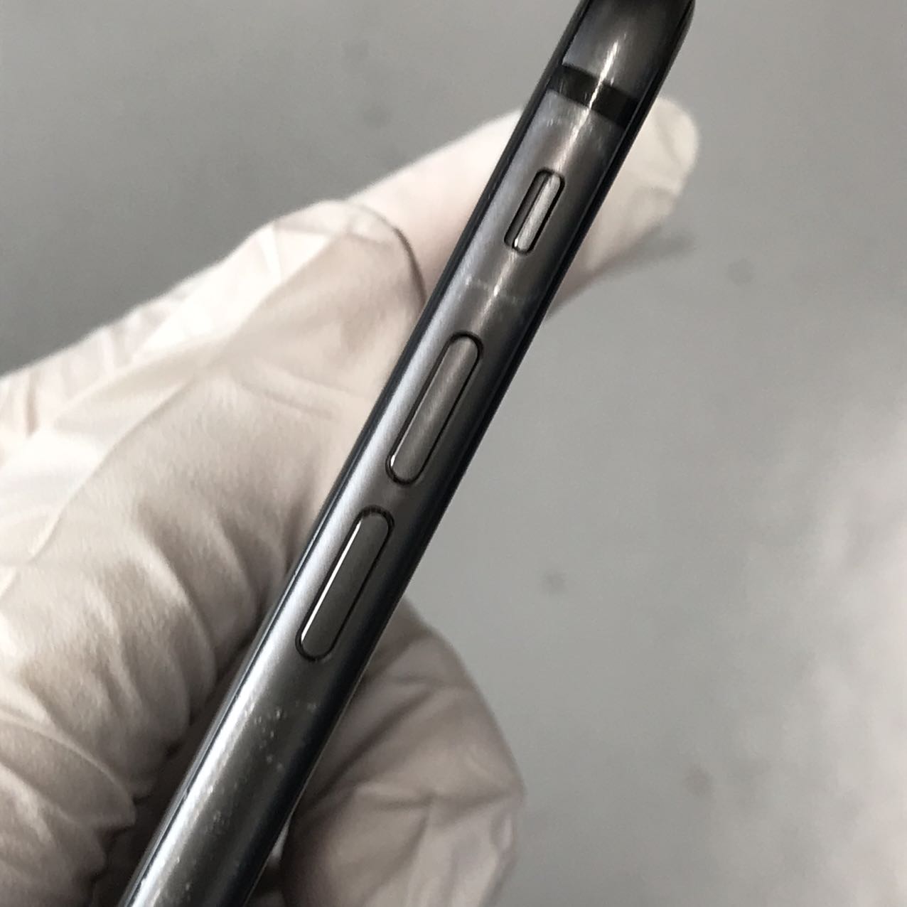 中古Cランク iPhone 8 64GB スペースグレイ バッテリー最大容量88% docomoSIMロック有