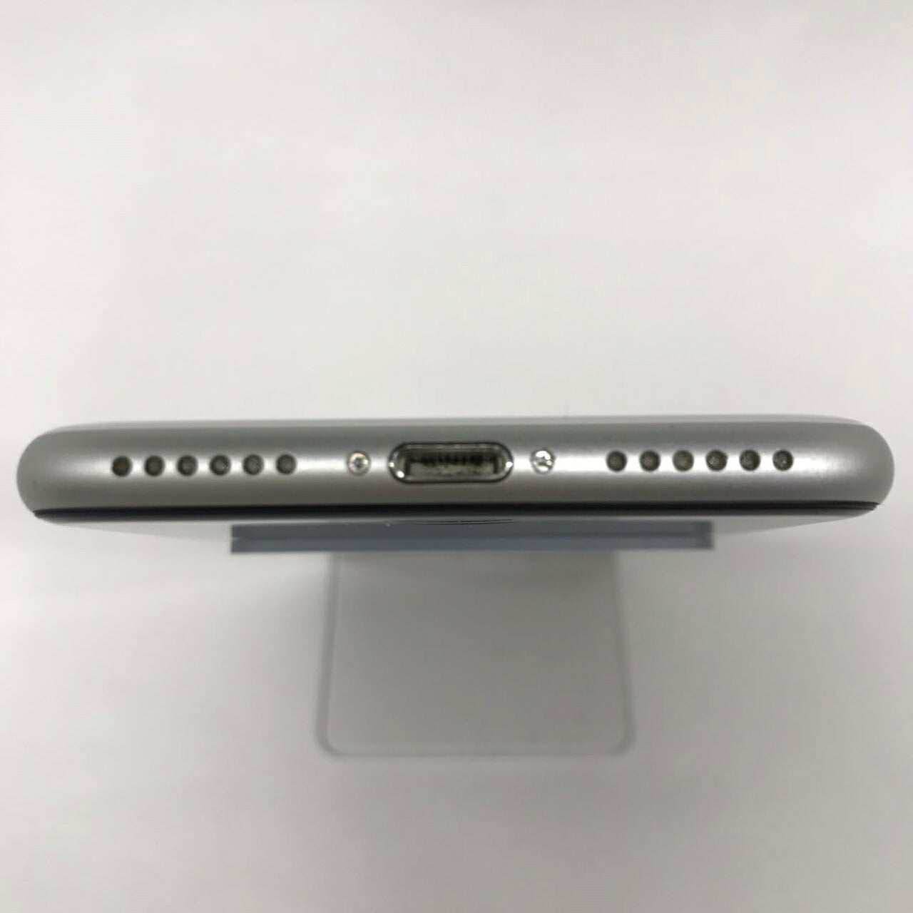 中古Cランク iPhone SE 第2世代 256GB ホワイト バッテリー最大容量76% SIMロック解除済 SIMフリー