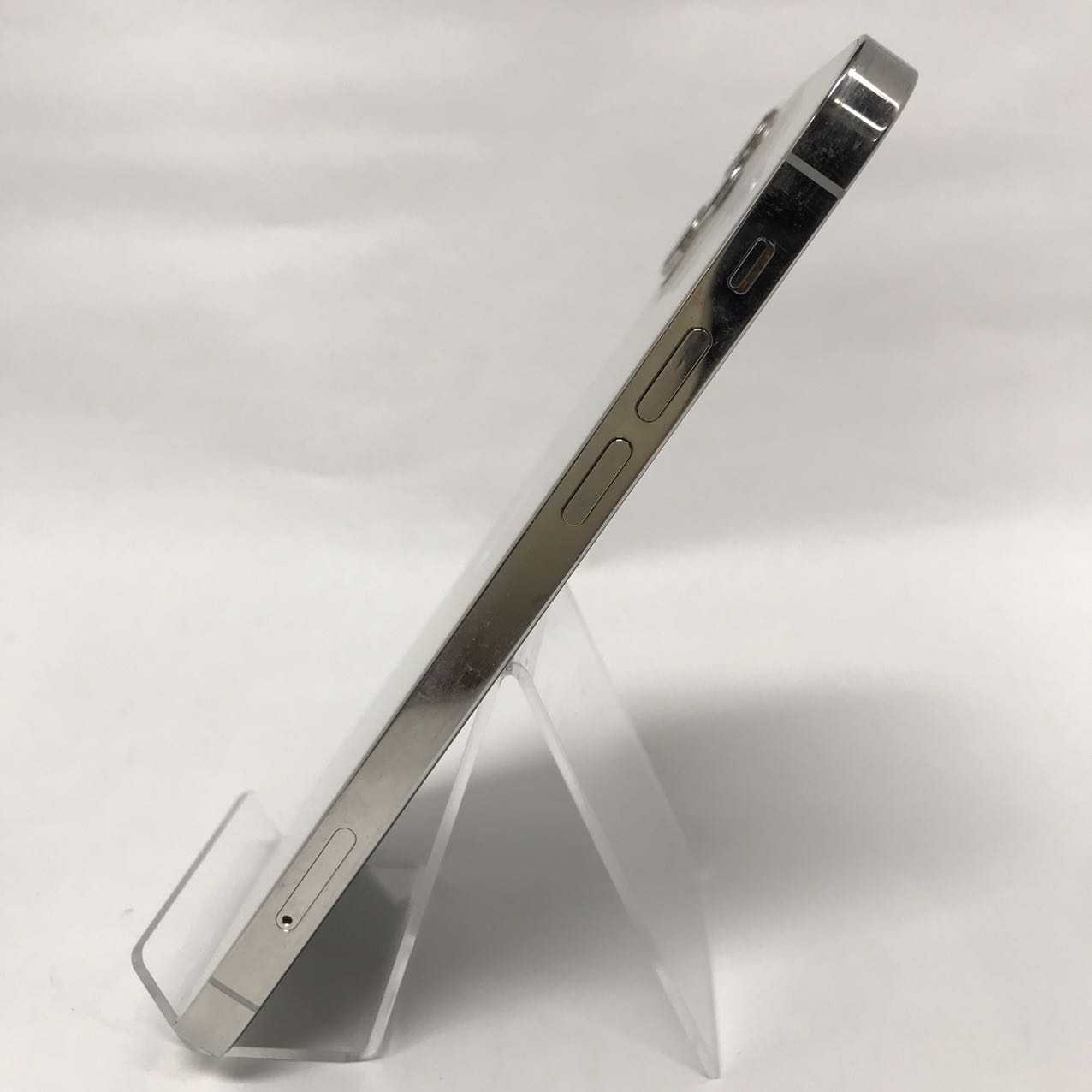 中古Cランク iPhone 12 Pro 256GB シルバー バッテリー最大容量76% SIMロック解除済 SIMフリー