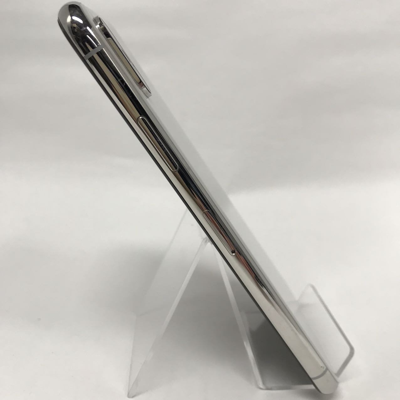 中古Cランク iPhone Xs 64GB シルバー バッテリー最大容量75% SIMロック解除済 SIMフリー