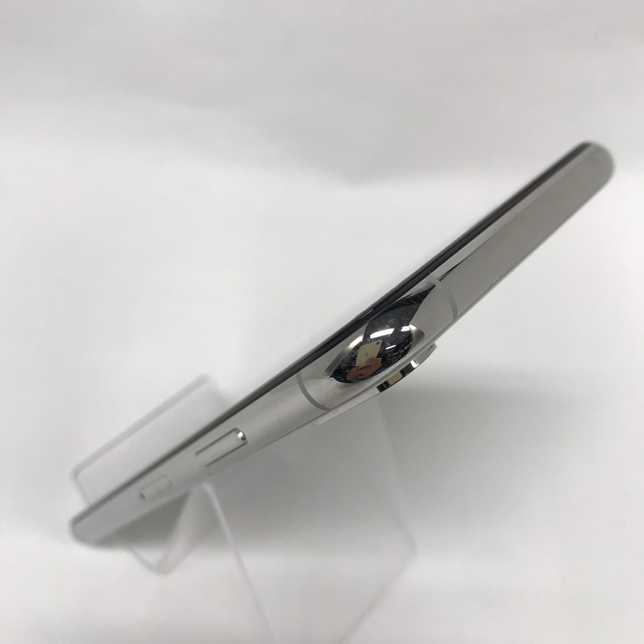中古Cランク iPhone Xs 64GB シルバー バッテリー最大容量75% SIMロック解除済 SIMフリー