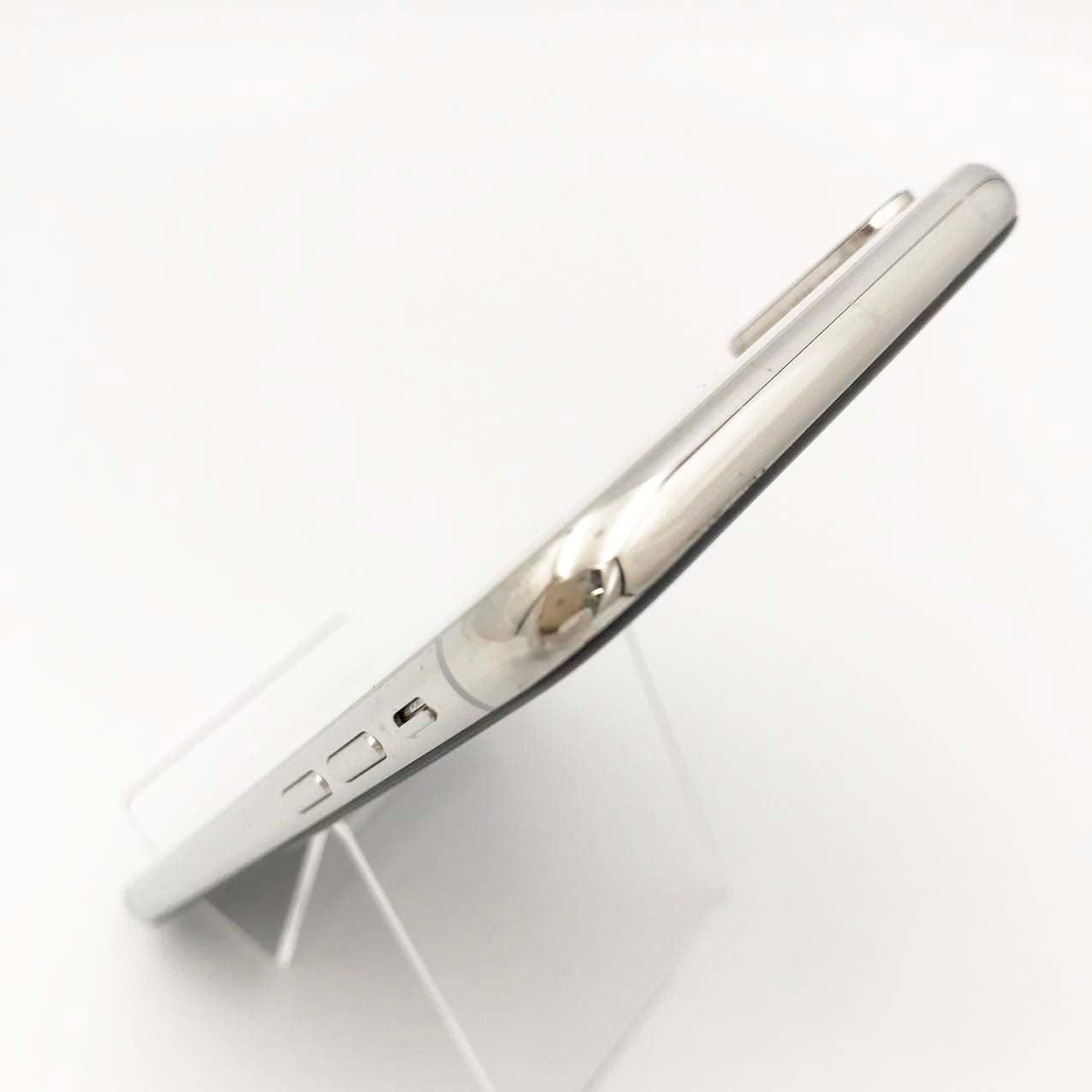 中古Jランク iPhone Xs 256GB シルバー バッテリー最大容量測定不能 SIMロック解除済 SIMフリー