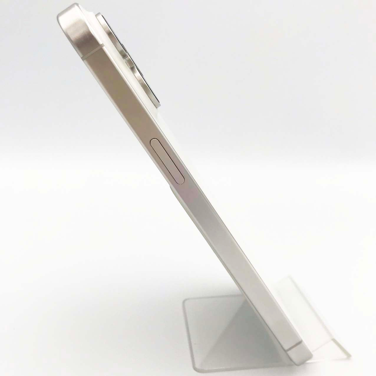 中古Cランク iPhone 15 Pro Max 256GB ホワイトチタニウム バッテリー最大容量100% SIMロック解除済 SIMフリー