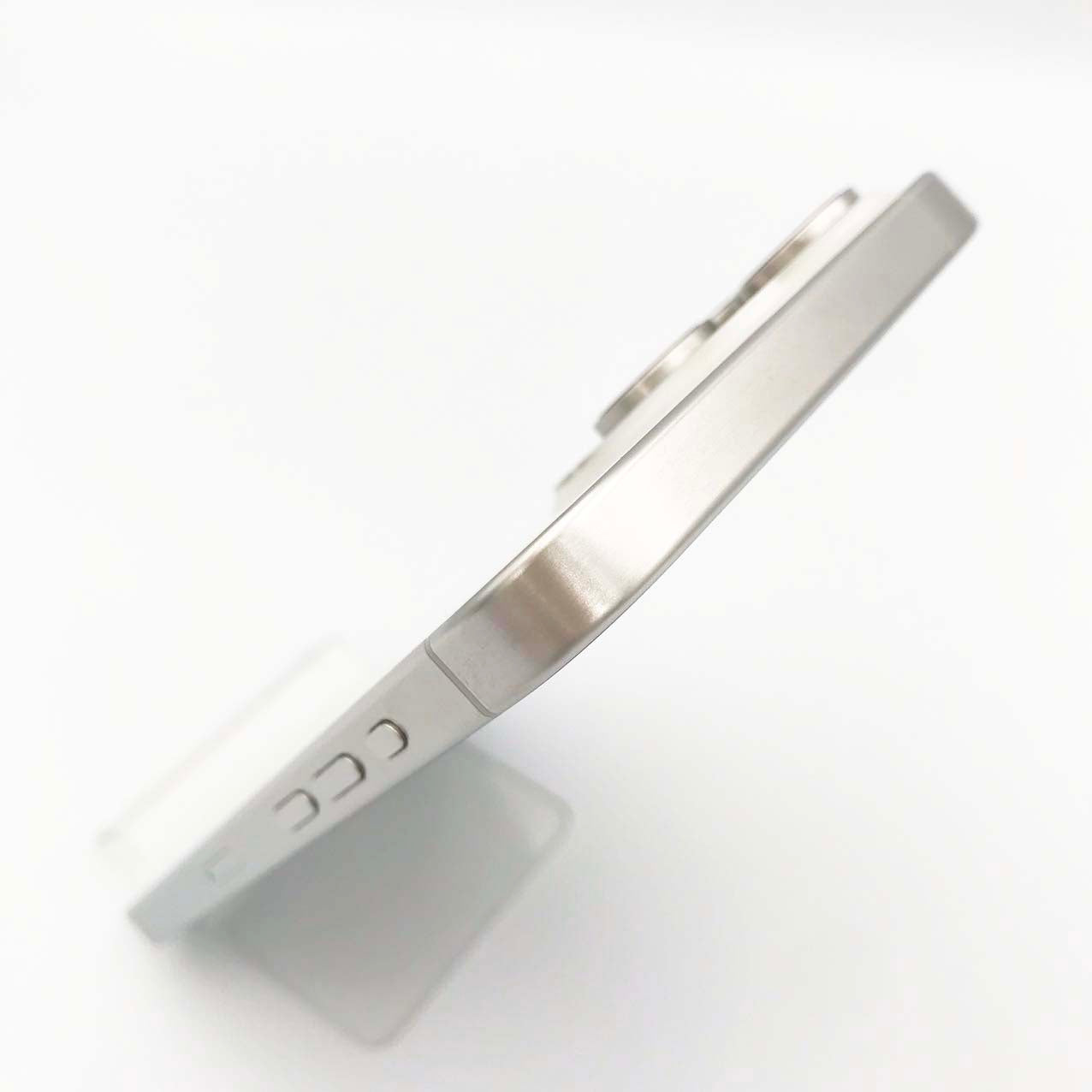 中古Cランク iPhone 15 Pro Max 256GB ホワイトチタニウム バッテリー最大容量100% SIMロック解除済 SIMフリー